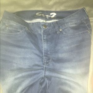 High rise skinny jean ( booty -shaper)